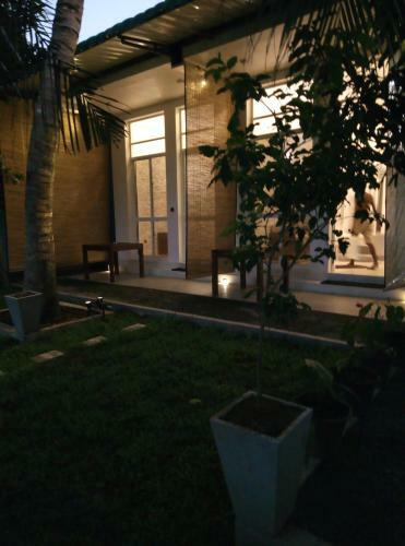 Hostal R 1 River Villa