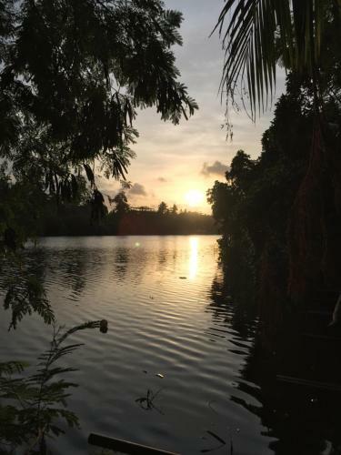 Hostal R 1 River Villa