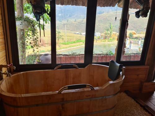 Hotel S�nh Homestay T? Van