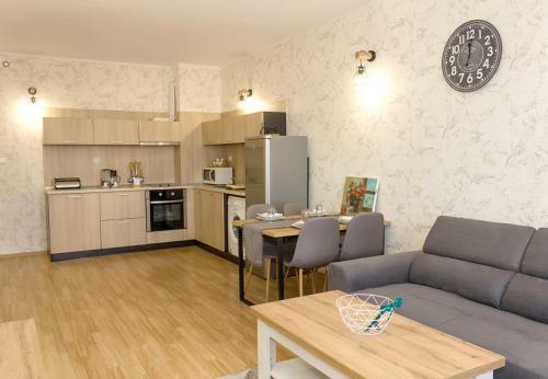 Apartamento Bright 1-bedroom Flat With Balcony In Golden Sands