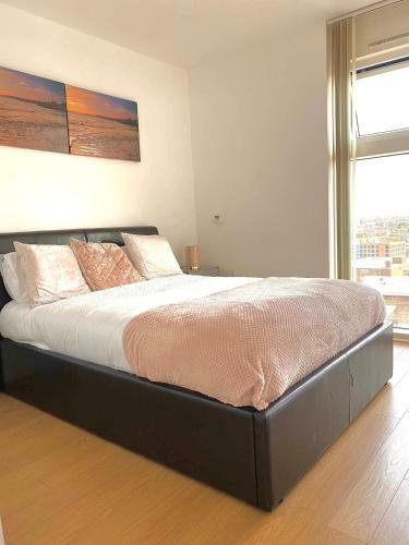 Lovely 1 Bedroom Apartment In The Cube, Mailbox
