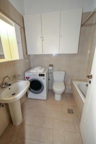 Beautiful 2 Bedrooms Sea View Apartment