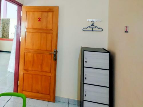 Reddoorz @ Makarios Hotel Poso