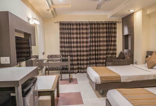 Hotel Amrit Residency