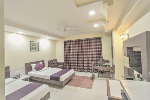 Hotel Amrit Residency