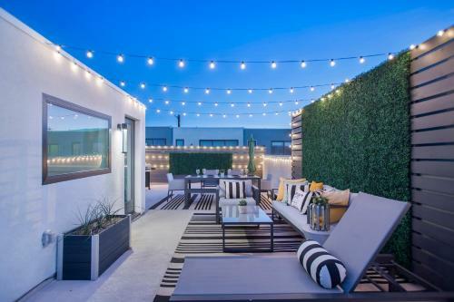 La Harbor View Home With Private Rooftop Deck