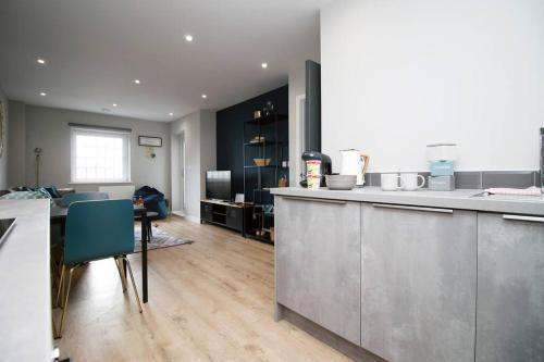 Apartamento Central Condo By T? Sa - New 1 Bed Sleeps 4