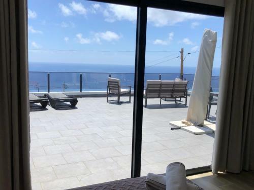 Calheta Ocean View Family Apartment