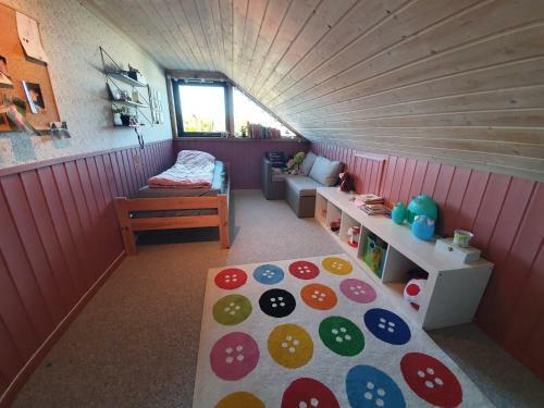 Spacious And Kid Friendly Villa With Garden