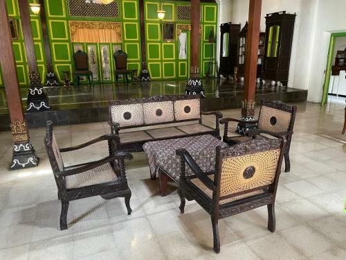 Villa Ndalem Langen Kusumo