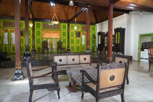 Villa Ndalem Langen Kusumo