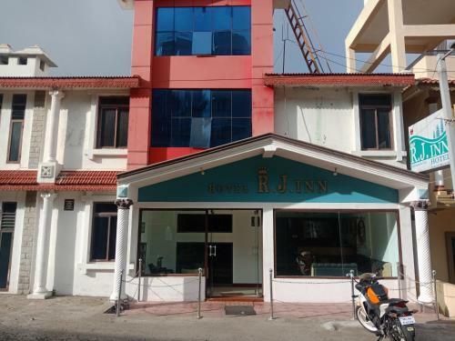 Hotel Rj Inn