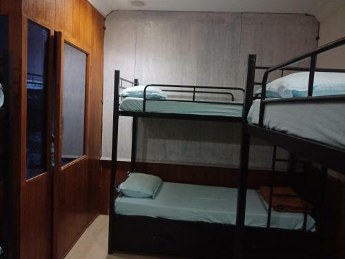 Hotel Rj Inn