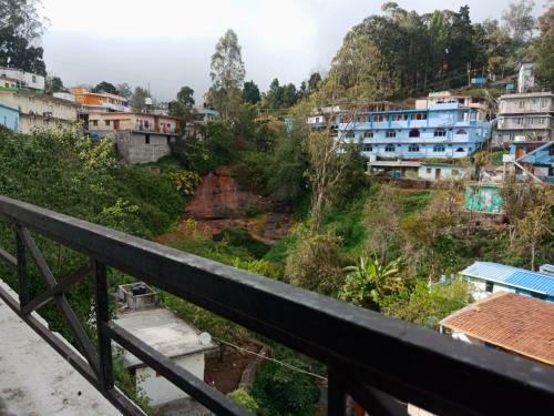 Hotel Rj Inn