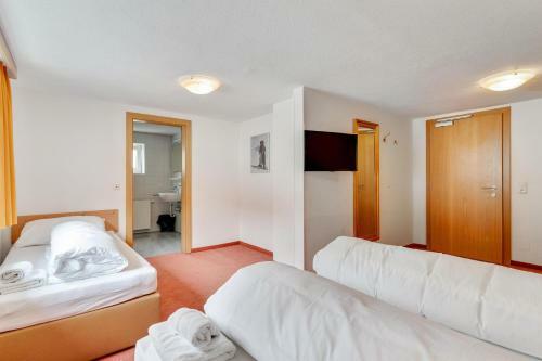Hostal Chalet Martin