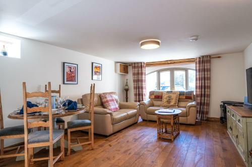 Moorfoot Court Cottages