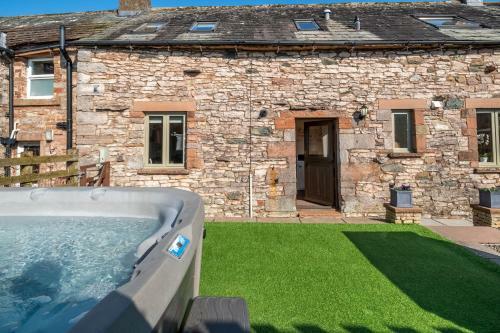 Moorfoot Court Cottages