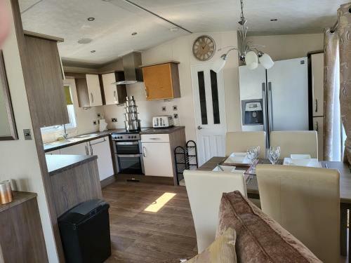 Remarkable 2-bed Lodge In Clacton-on-sea