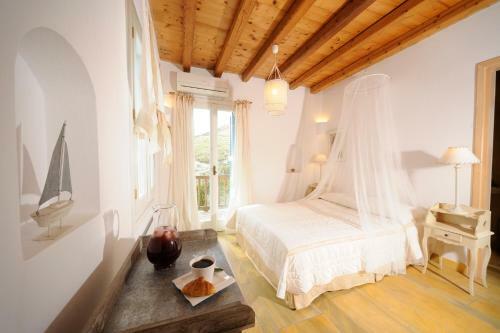 Andros: Luxurious Villa With Private Swimming Pool