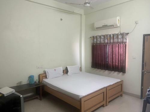 Spot On 88446 Ashirwad Hotel