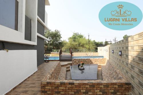 Lugani's - Bitcoin Villa B6