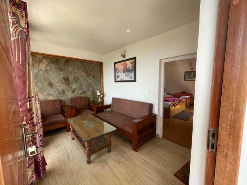 Hotel Shri Shail Inn