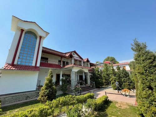 Hotel Shri Shail Inn
