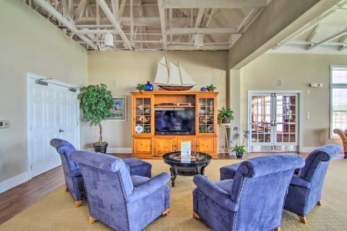 Gem 2 Mi To Beach Private Deck And Bay Access!