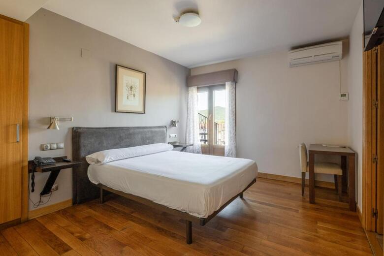 Hostal Izar-ondo
