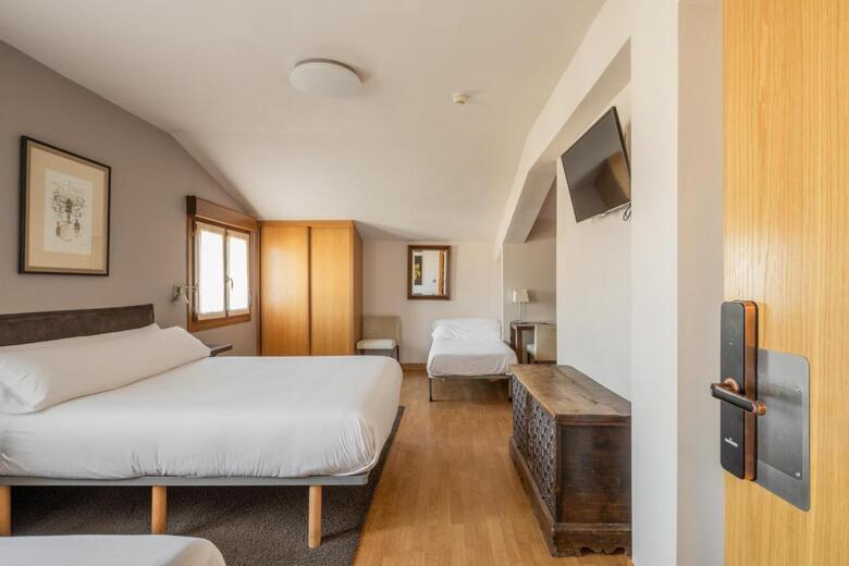 Hostal Izar-ondo
