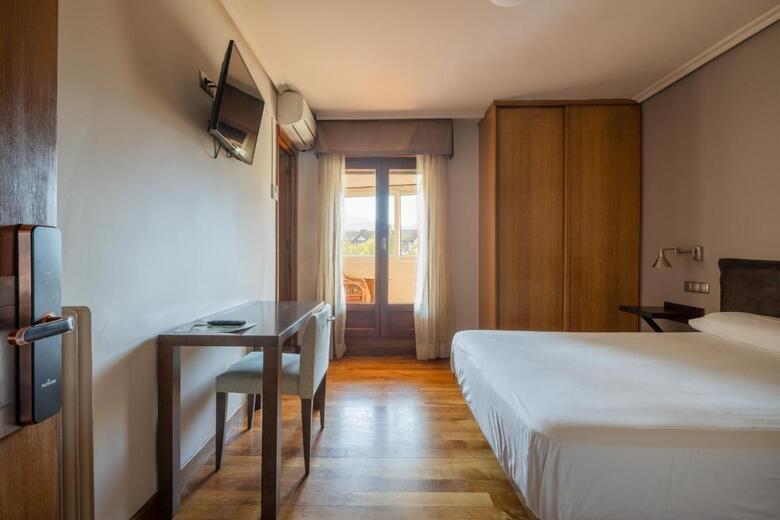 Hostal Izar-ondo