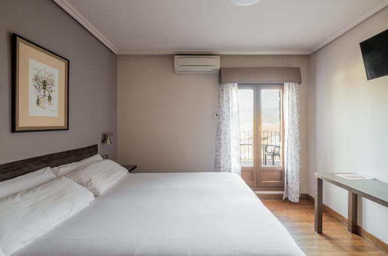 Hostal Izar-ondo