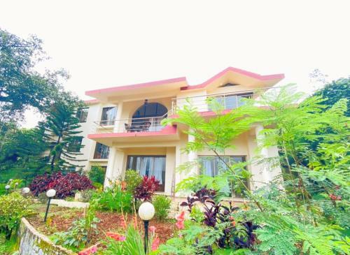 God's Abode : Entire Villa 7500 Sq Ft