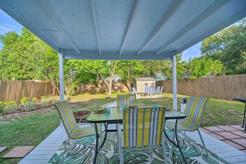 Clearwater Seaside Bungalow Patio And Grill!