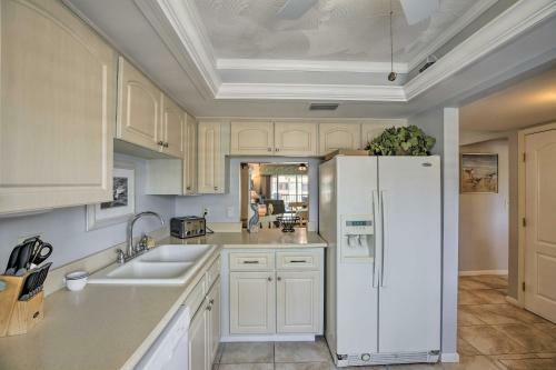 Apartamento Central Cape Coral Condo With Community Pool!