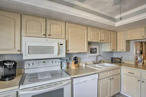 Apartamento Central Cape Coral Condo With Community Pool!