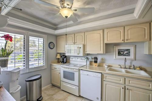Apartamento Central Cape Coral Condo With Community Pool!