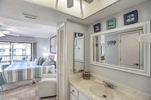 Apartamento Central Cape Coral Condo With Community Pool!