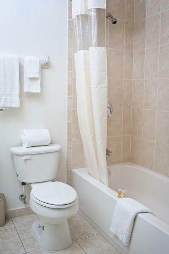 Hotel South River Suites