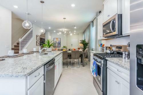 Fabulous Home With Pool At Solterra Resort St5501