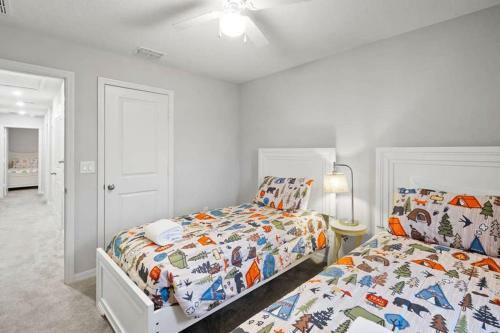 4 Bdrms, Bbq, Pool, Tvs, Wi-fi, 10 Min To Disney And Outlets
