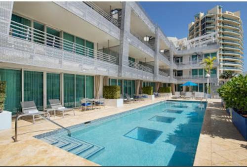 Hotel Luxurious Rooftop Terrace With Jacuzzi