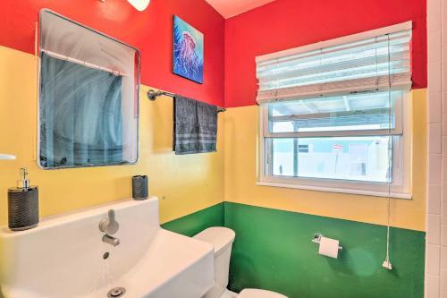 Bright St Petersburg Bungalow About 3 Mi To Beach