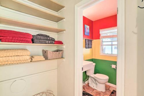 Bright St Petersburg Bungalow About 3 Mi To Beach
