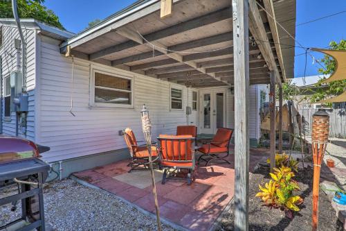 Bright St Petersburg Bungalow About 3 Mi To Beach