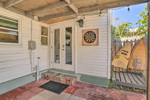 Bright St Petersburg Bungalow About 3 Mi To Beach