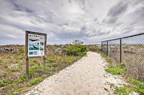 Coastal Getaway - Walk To St Augustine Beach!