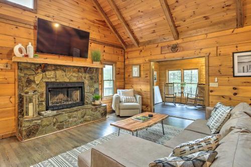 Chic Cherry Goose Lodge With Hot Tub And Deck!