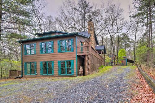 Chic Cherry Goose Lodge With Hot Tub And Deck!