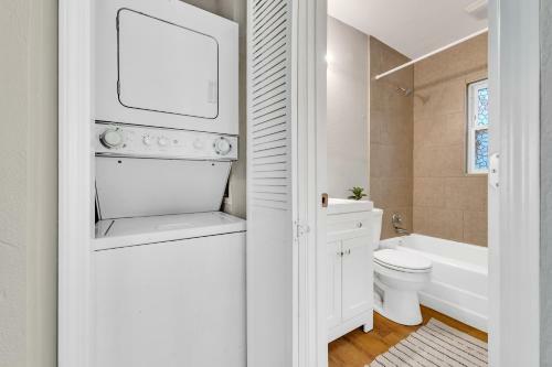 Reno'd 2 Bedroom, Less Than A Mile From Atl Zoo!